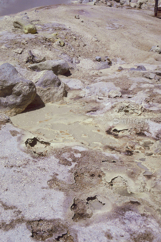 滚烫的温泉，Bumpass Hell，拉森火山国家公园，加州